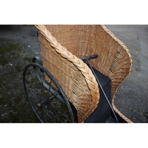 650 - A 19th century wickerwork bath chair