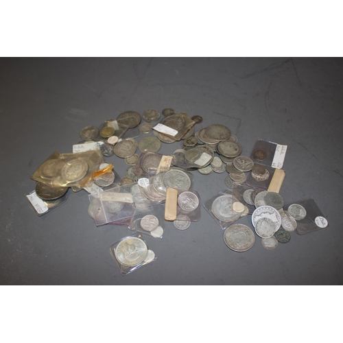 379 - A collection of British pre-1947 silver coinage and other silver coinage, 11,900g approx