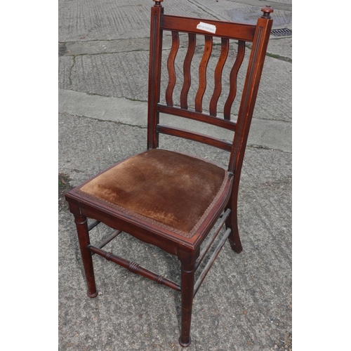 533 - A William Morris design mahogany and waved lath back side chair with upholstered seat