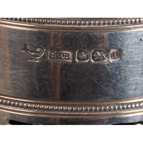 367 - A pair of silver napkin rings with waved edge and pierced borders, in fitted case, 1.6oz troy approx