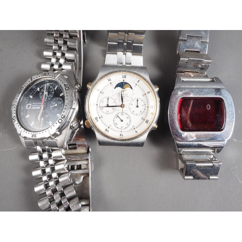 432 - A Seiko Analogue Quartz Chronometer Sports 150, a Seiko Chronograph Sports 100 and a TX8 LED watch