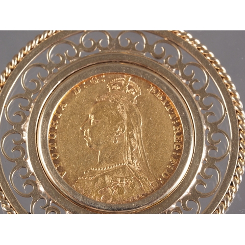 437 - An 1898 Jubilee head gold sovereign in 9ct gold mount, 15.2g