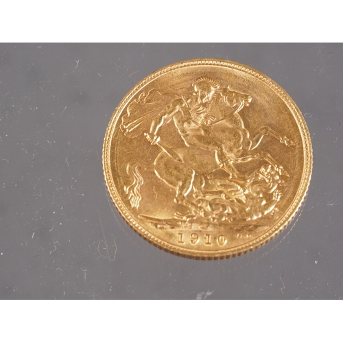 439 - A gold sovereign, dated 1910