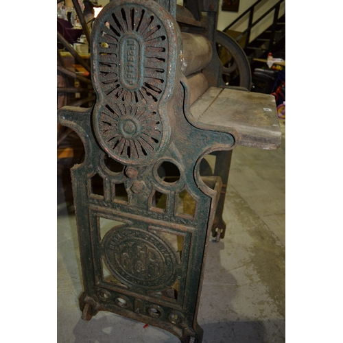 269 - Henry Riddell & Co Belfast Antique Mangle