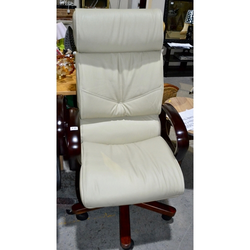 630 - Cream Leather Executive Chair