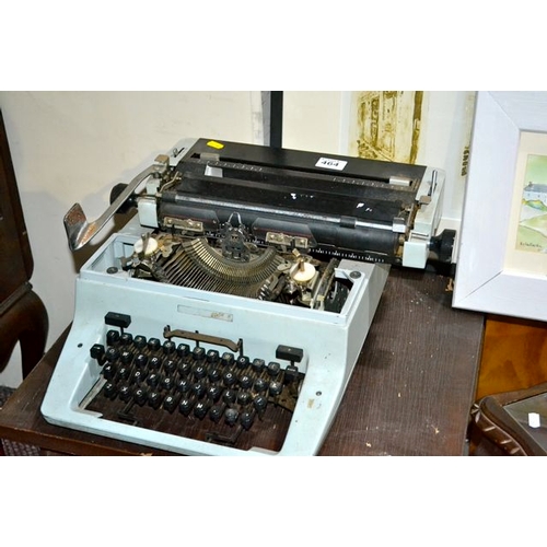 464 - Vintage Typewriter