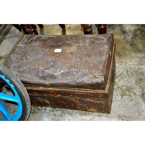 769 - Metal Vintage Trunk