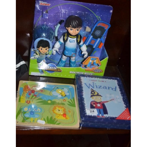 24 - Miles From Tomorrowland Toy + Puzzle + Wizard Set