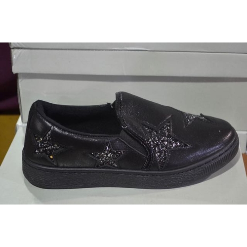 178 - Pair of Black Star Shoes - Size 4