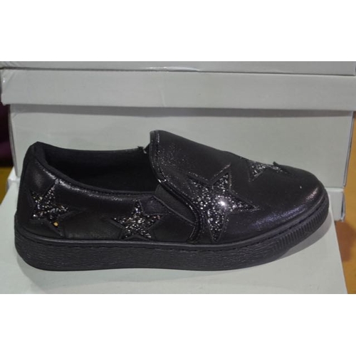 182 - Pair of Black Star Shoes - Size 8