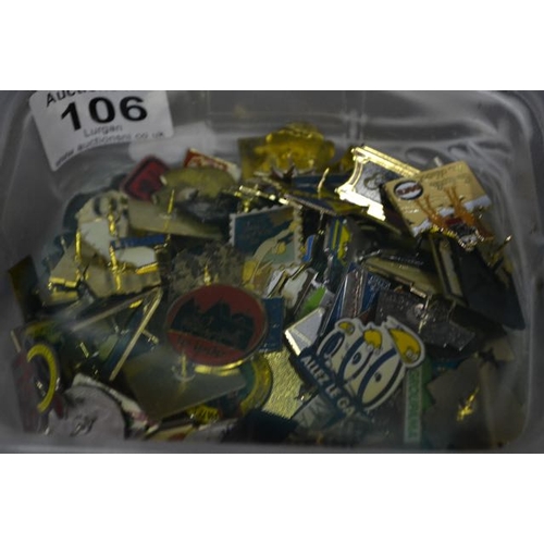 106 - Tub of 130 Badges