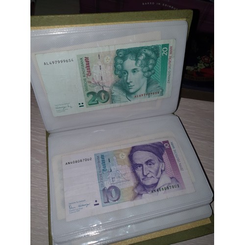 316C - 35x Foreign Bank Notes in Green Album