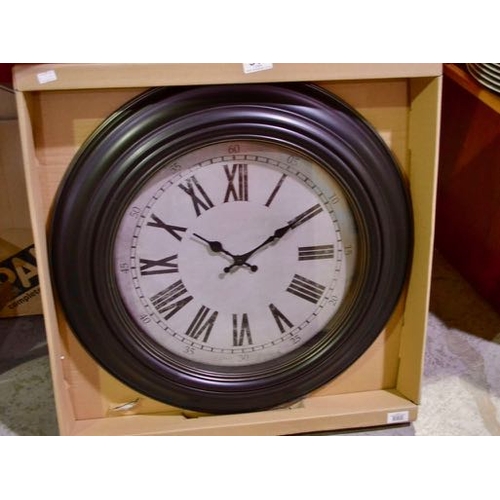 510 - Large Boxed Circular Clock