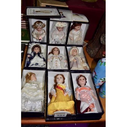 554 - 9x Collectable Atlas Editions Porcelain Doll - Boxed with Cert