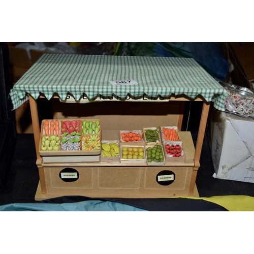 567 - Green Grocer Toy Stand