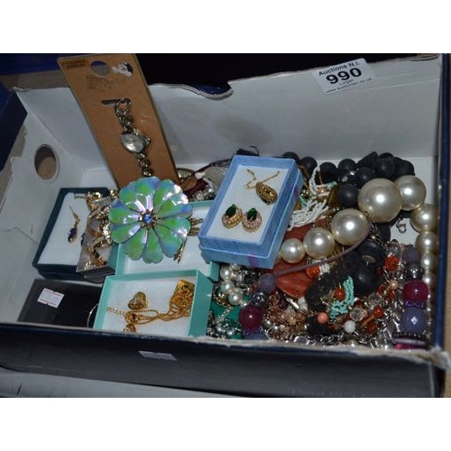 990 - Box Of Jewellery