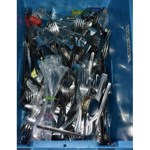 211 - Large Box Of Cutlery