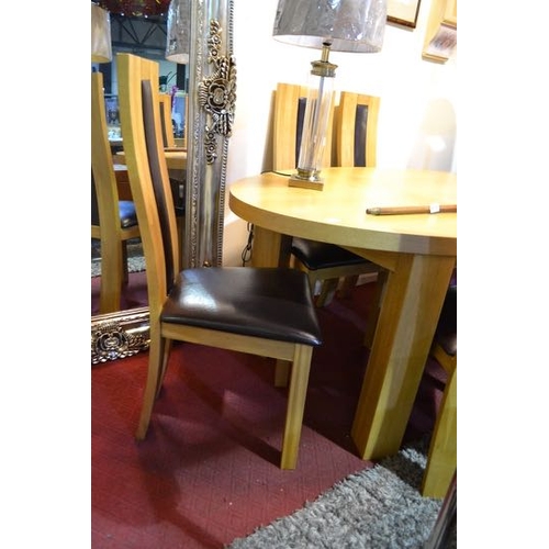 475 - Quality Oak Oval Dining Table With 6 Solid Brown Leather Seated Chairs Approx 6'7