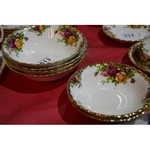 513 - Royal Albert Old Country Rose Dessert Bowl x 4 + Small Bowl x 2