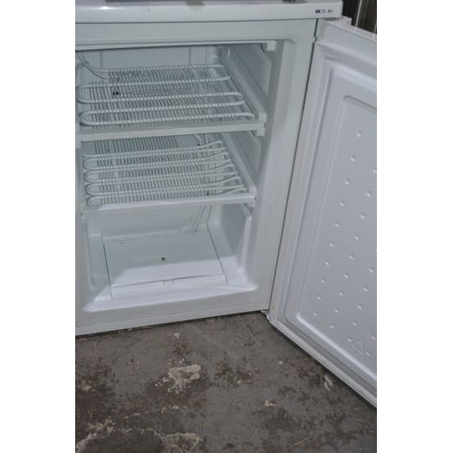 593 - Lec White Freezer