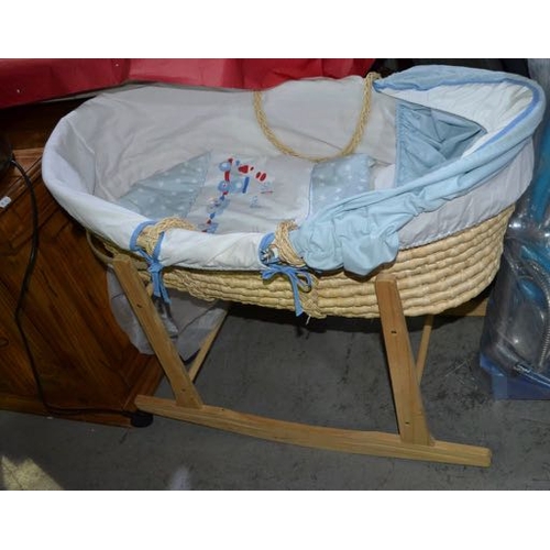 673 - Moses basket