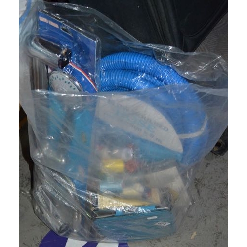 674 - Mixed Bag Of Items Incl Shower Heads