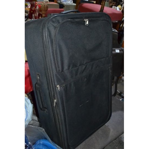 675 - Large Suitcase