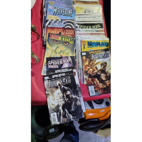 926 - Large Collection of Marvel Comics etc