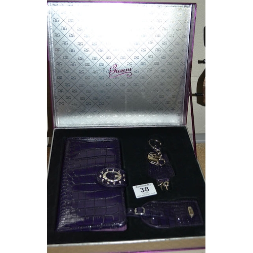 38 - Ladies Purse Gift Set