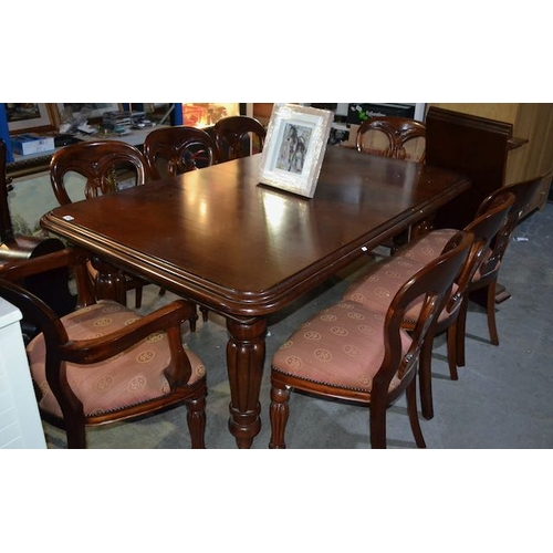 478 - Victorian Extending Dining Table With Crank Handle On Column Legs & Casters With 8 Balloon Back Chai... 