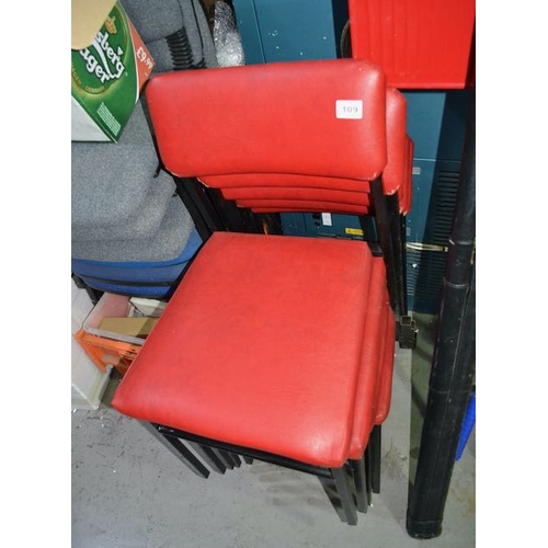 109 - 5 x Stackable Chairs