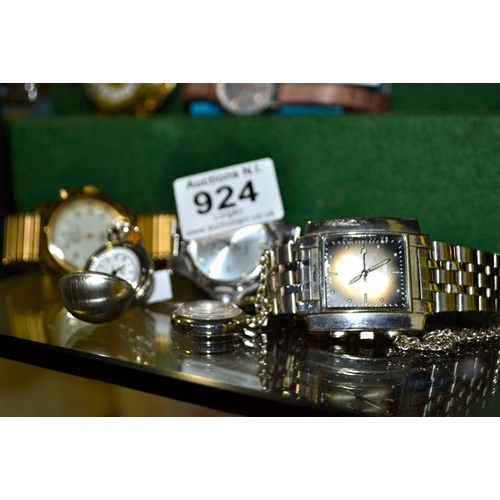 924 - 5 x Watches Incl 2 Fobs