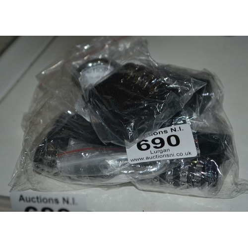 690 - 5x Combination Padlocks