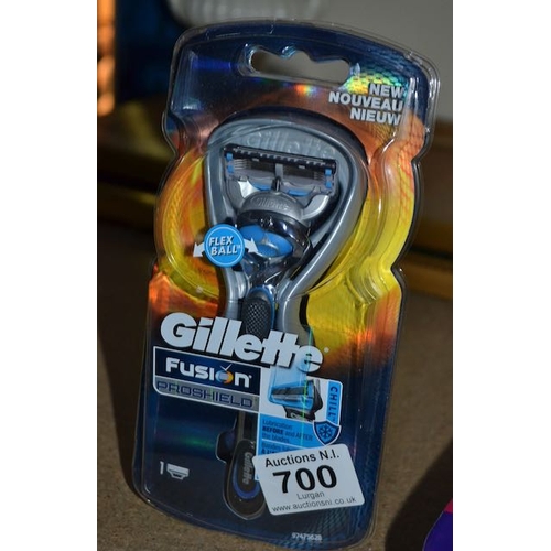 700 - Gilette Fusion Proshield Razor