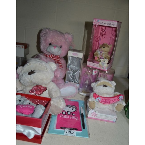 852 - Collection of Soft Toys & Gifts