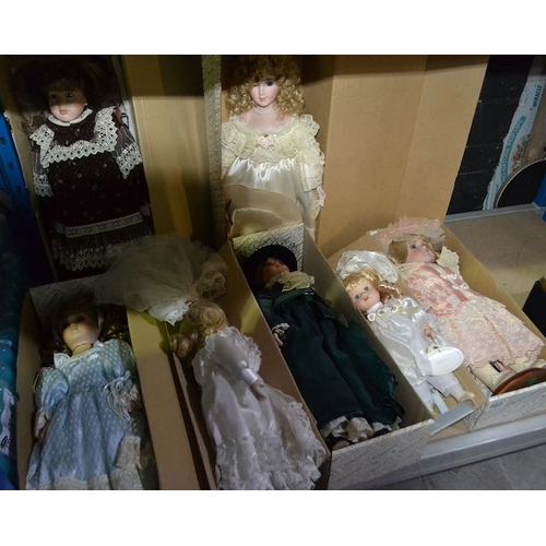 882 - 7 x Porcelain Dolls