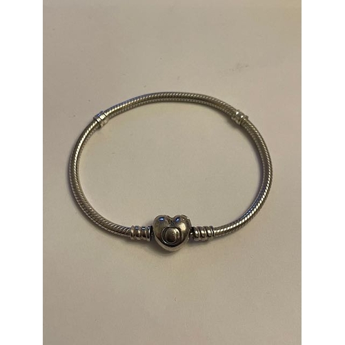 4330 - Pandora Heart Clasp Bracelet