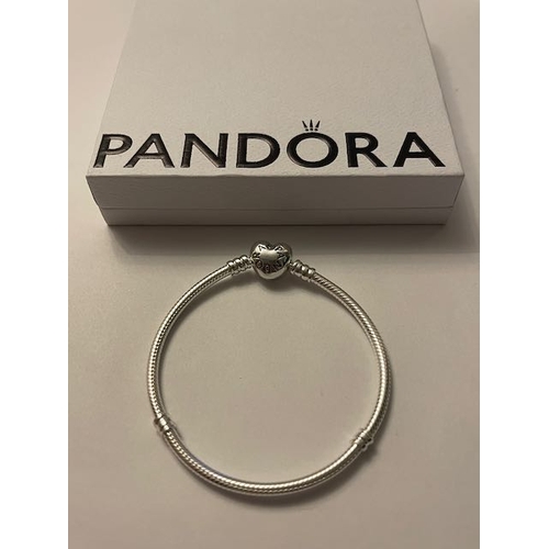 4360 - Pandora Heart Clasp Bracelet