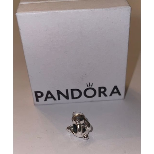 4375 - Pandora Daisy the Rabbit Charm