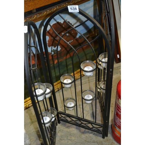 538 - Tri Fold Metal Screen with Battery Tealights