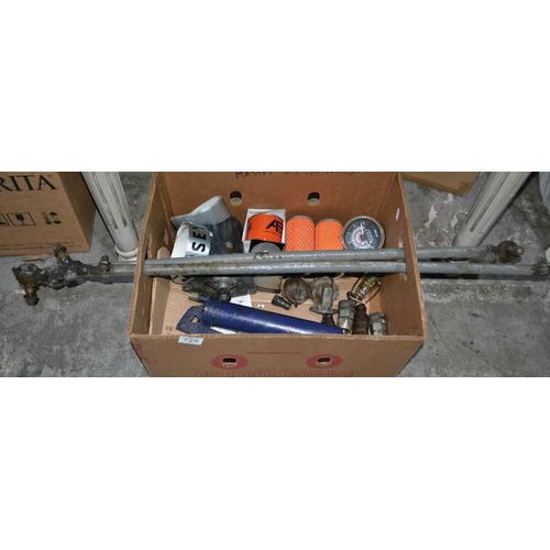 725 - Box Of Massey 35/135 Parts