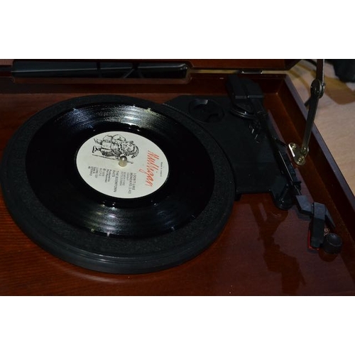 174C - Vintage Style Record Player