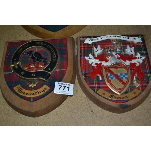 771 - 3 x Crests