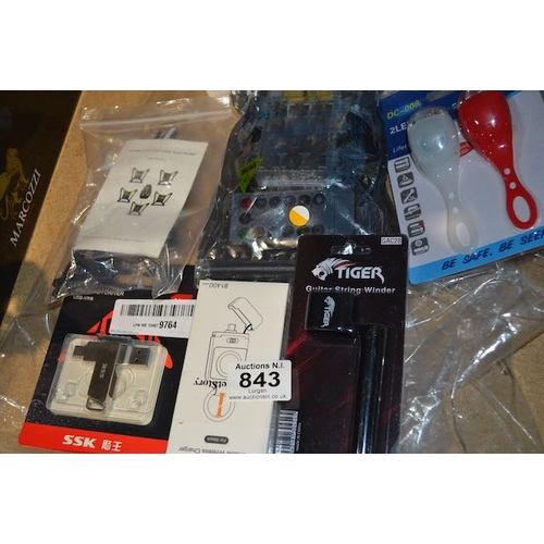 843 - Gadget Lot Incl Tripod & LED Lights Etc