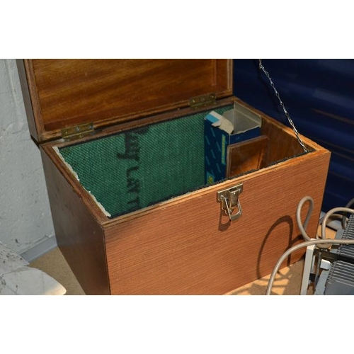 887 - Aldis QI 24 Projector In Wooden Case