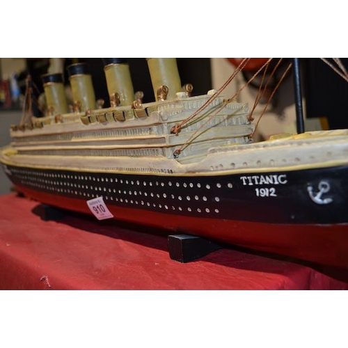 910 - Large Titanic Model