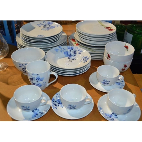 69 - 14pc Poppy Dinner service + 27pc Blue & White Tea/Dinner Service