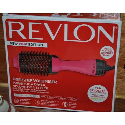 7 - Revlon One Step Volumiser Pink Edition - Box Sealed