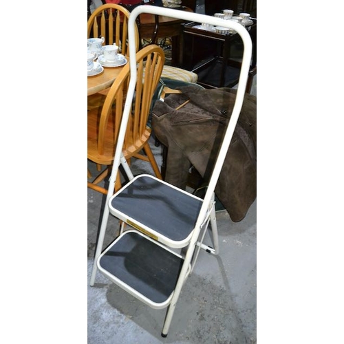 199 - 2 Tread Step Ladder