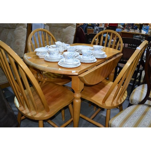 200 - Drop-Leaf Dining Table & 4 Chairs